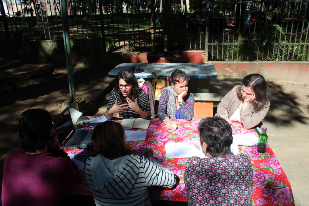 Professoras participam de oficina do Dia de Aprender Brincando em São Paulo